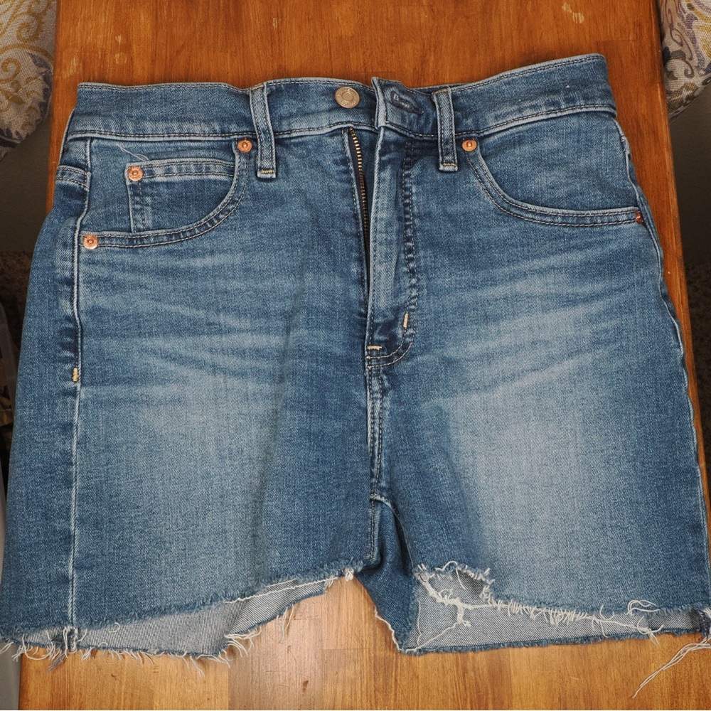 Gap Kick Fit High Rise Cutoff Jean Shorts - Size 28
